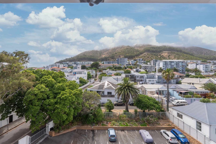 To Let 1 Bedroom Property for Rent in Sea Point Western Cape